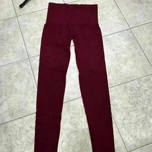 Maroon leggings